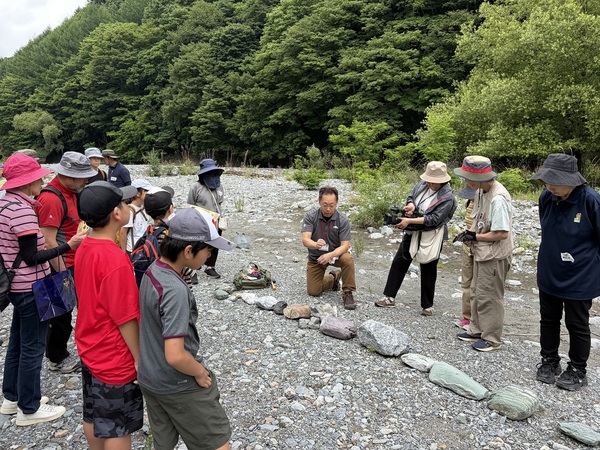 三峰川での石ころ採取1 三峰川での石ころ採取1