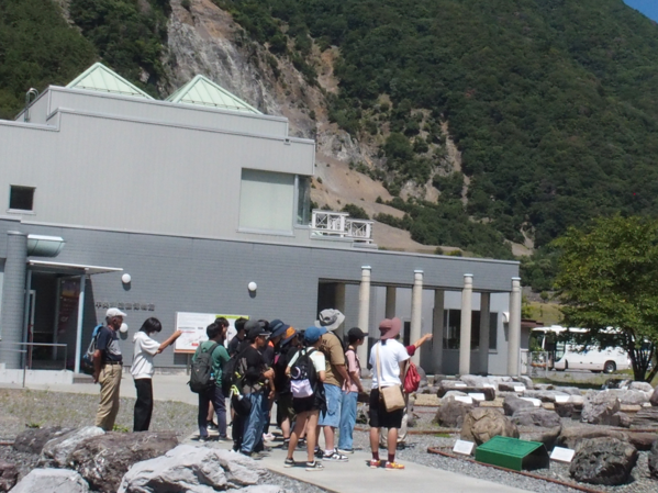 中央構造線博物館外観